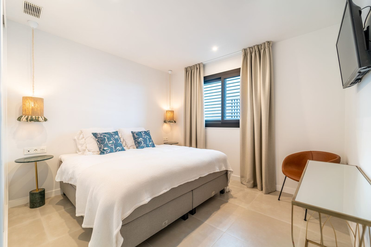 4 Bed Apartment for sale in Higueron Costa Del Sol, Málaga, Spain