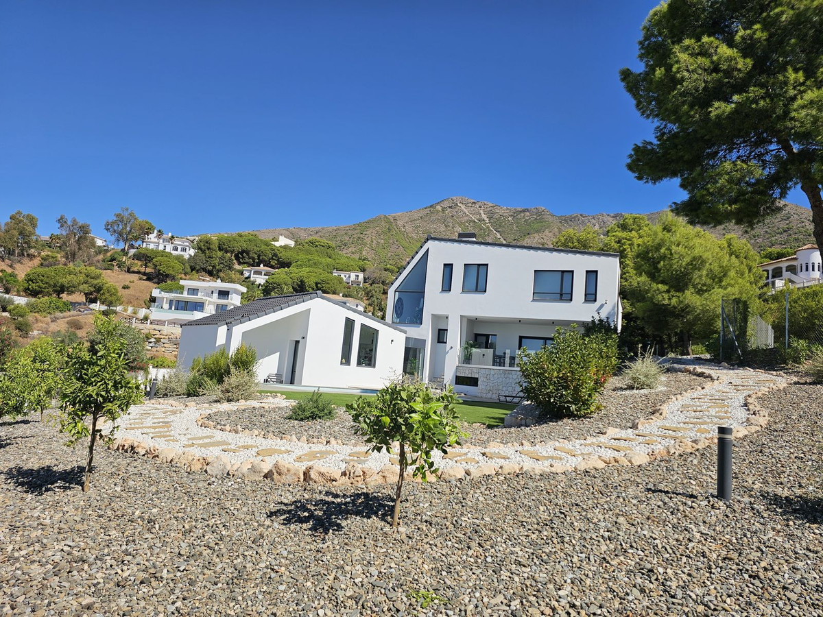 3 Bed Townhouse for sale in Mijas Costa Del Sol, Málaga, Spain