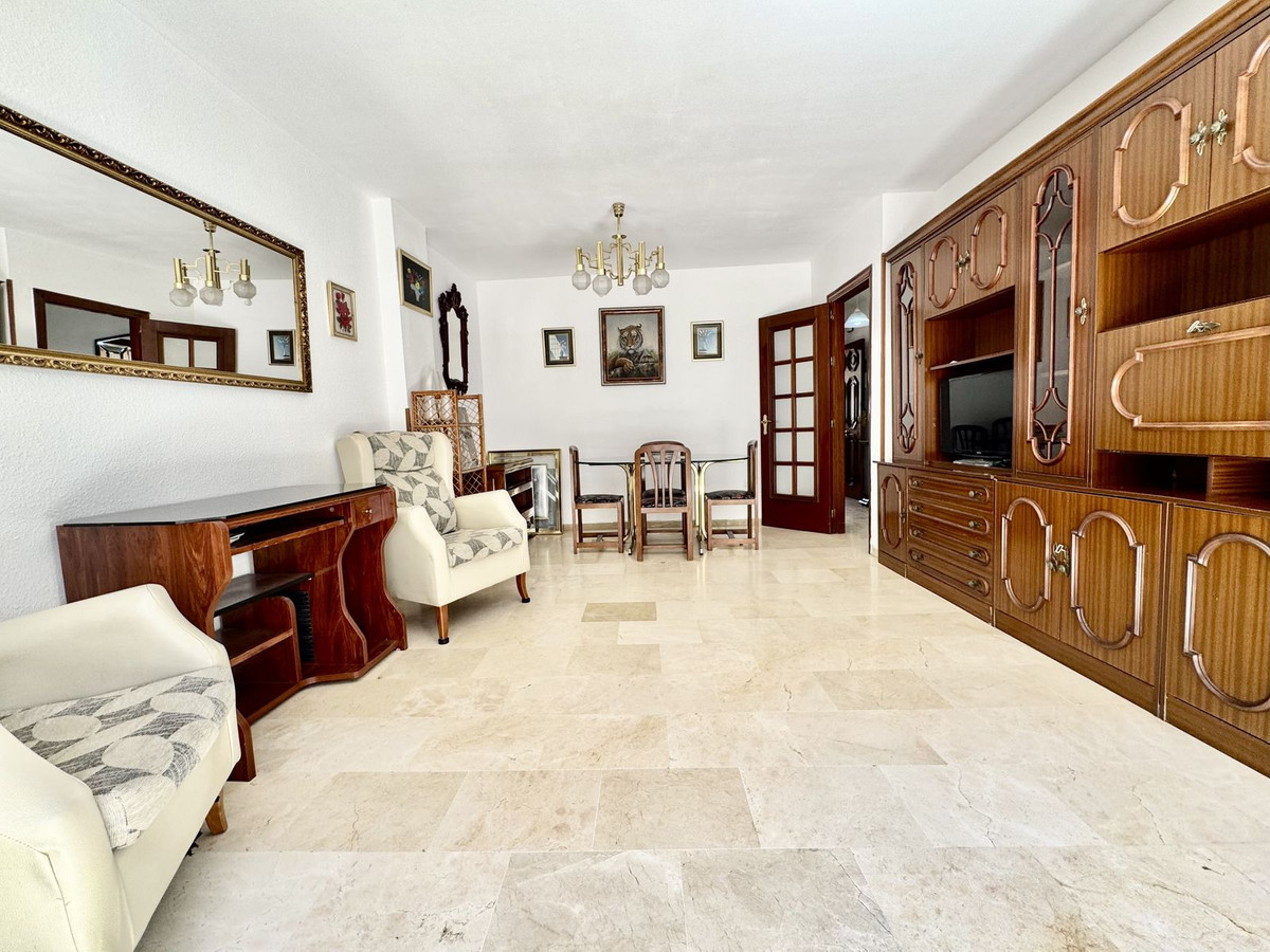 3 Bed Apartment for sale in Fuengirola Costa Del Sol, Málaga, Spain