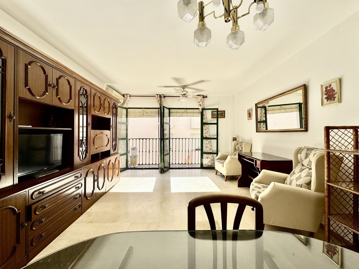 3 Bed Apartment for sale in Fuengirola Costa Del Sol, Málaga, Spain