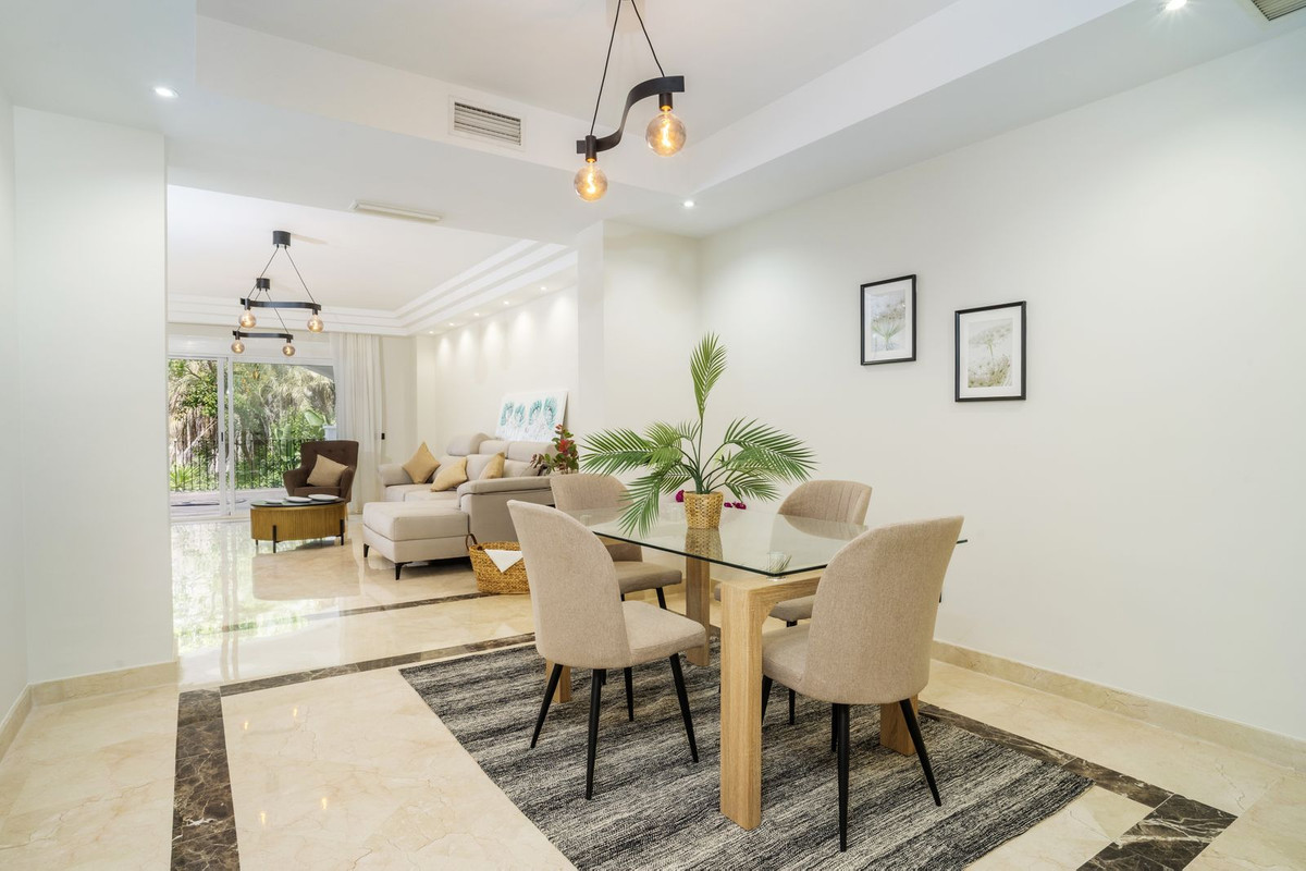 Se vende Apartamento Planta Media de 3 dormitorios en Costa Del Sol, Málaga, España