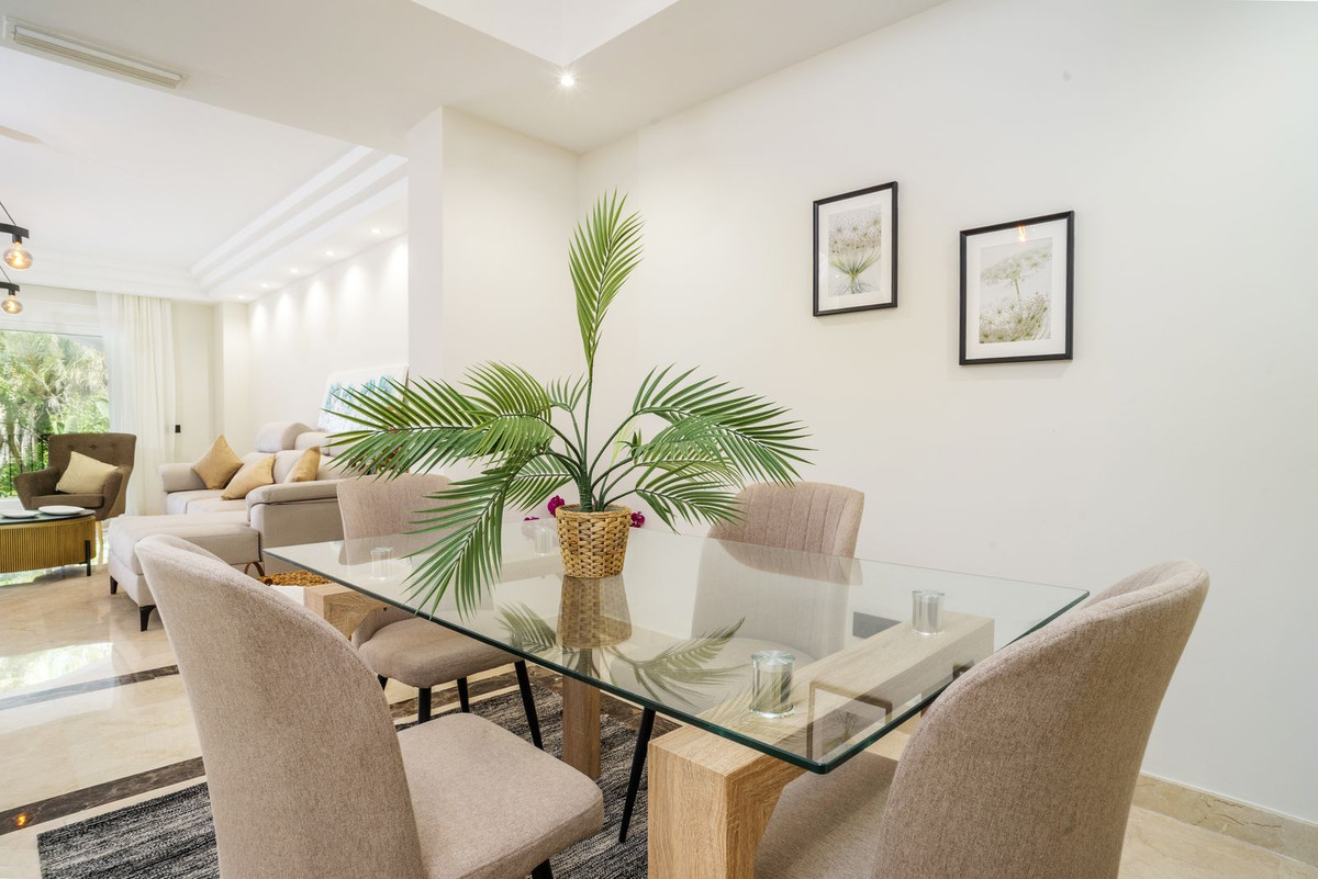 Se vende Apartamento Planta Media de 3 dormitorios en Costa Del Sol, Málaga, España