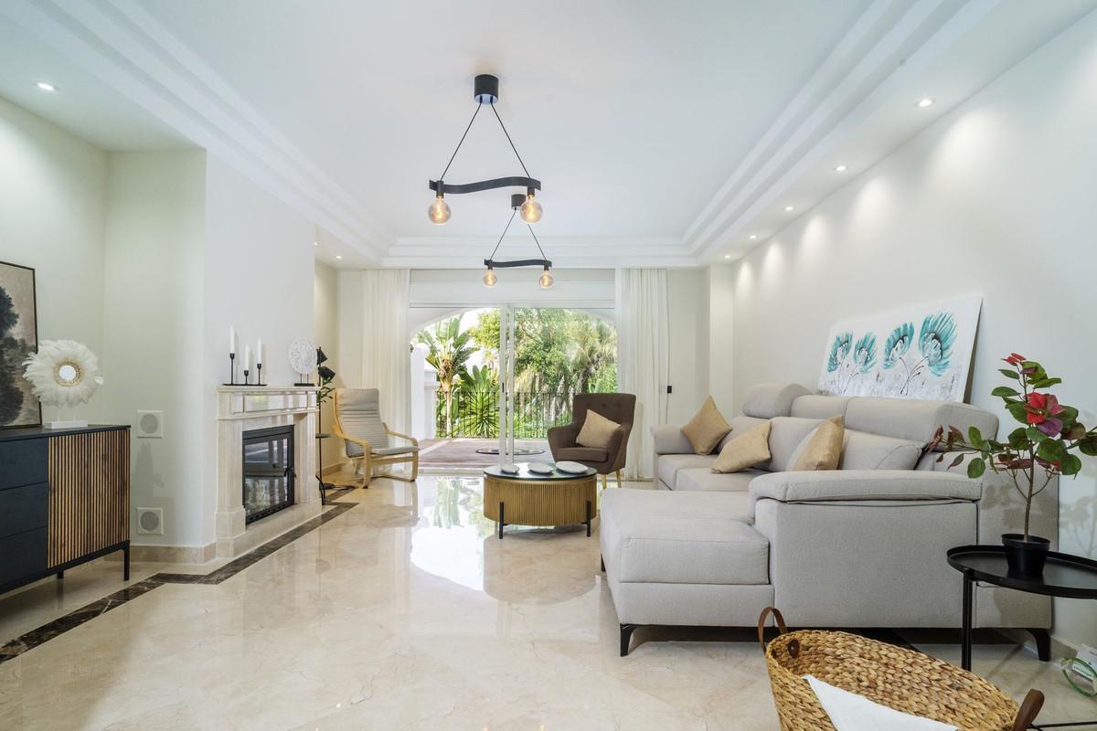 Se vende Apartamento Planta Media de 3 dormitorios en Costa Del Sol, Málaga, España