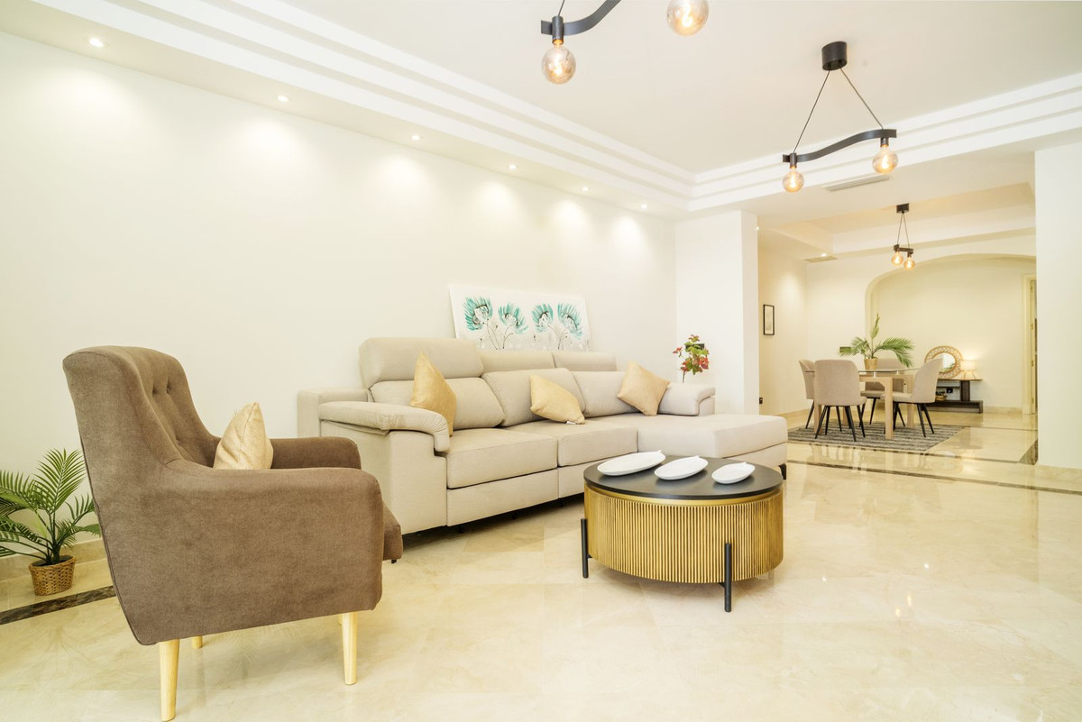 Se vende Apartamento Planta Media de 3 dormitorios en Costa Del Sol, Málaga, España