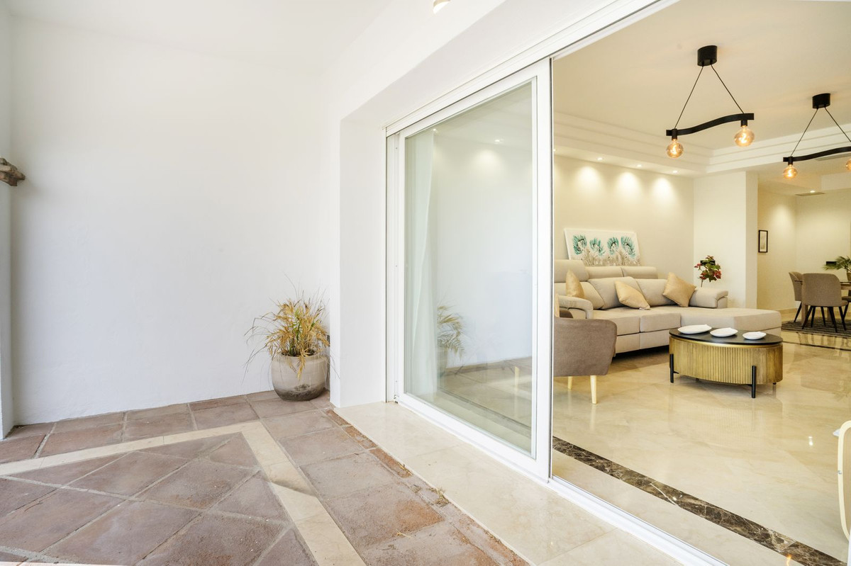 Se vende Apartamento Planta Media de 3 dormitorios en Costa Del Sol, Málaga, España