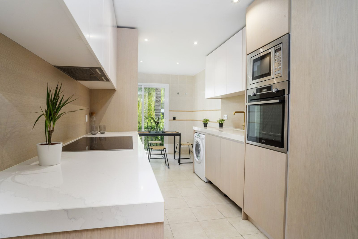 Se vende Apartamento Planta Media de 3 dormitorios en Costa Del Sol, Málaga, España