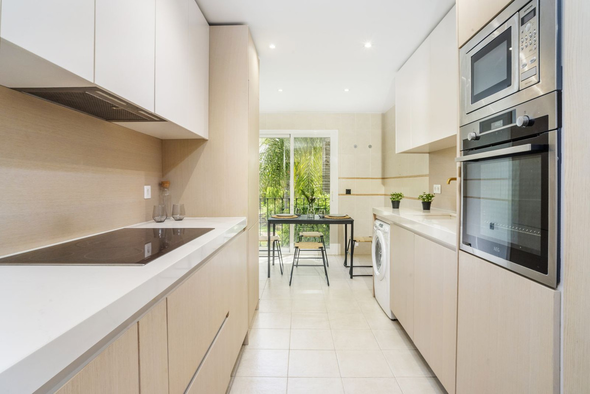 Se vende Apartamento Planta Media de 3 dormitorios en Costa Del Sol, Málaga, España