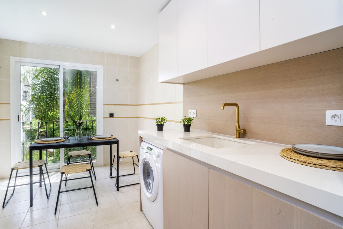Se vende Apartamento Planta Media de 3 dormitorios en Costa Del Sol, Málaga, España