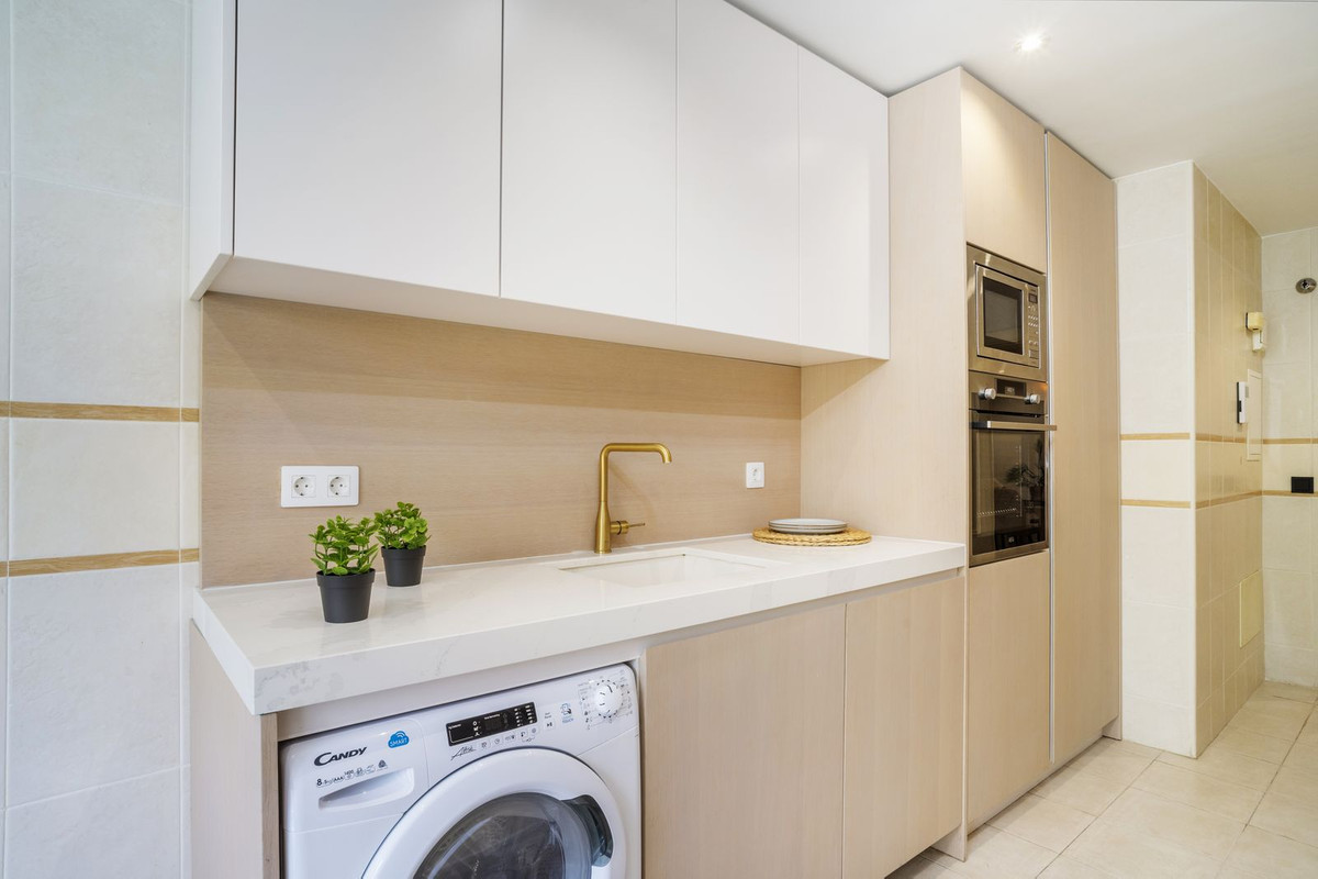 Se vende Apartamento Planta Media de 3 dormitorios en Costa Del Sol, Málaga, España