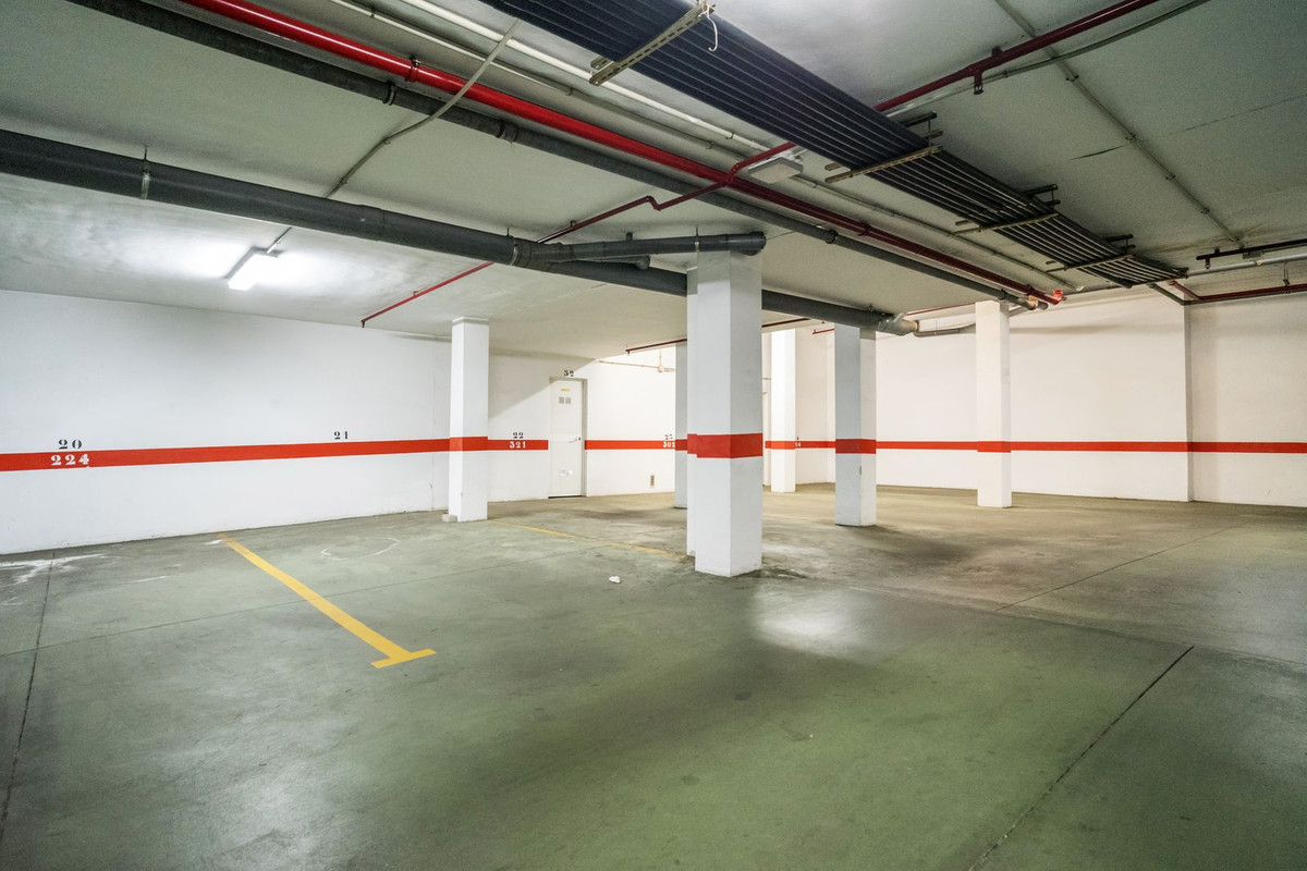 Se vende Apartamento Planta Media de 3 dormitorios en Costa Del Sol, Málaga, España