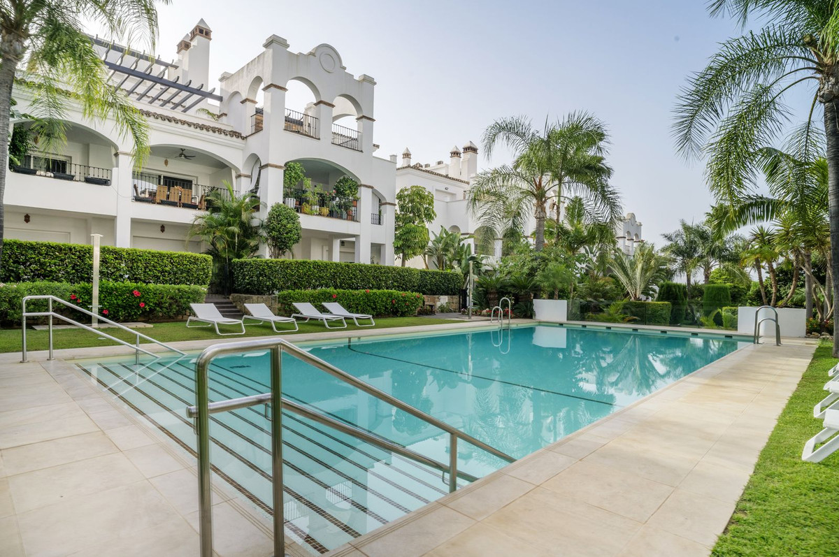 Se vende Apartamento Planta Media de 3 dormitorios en Costa Del Sol, Málaga, España