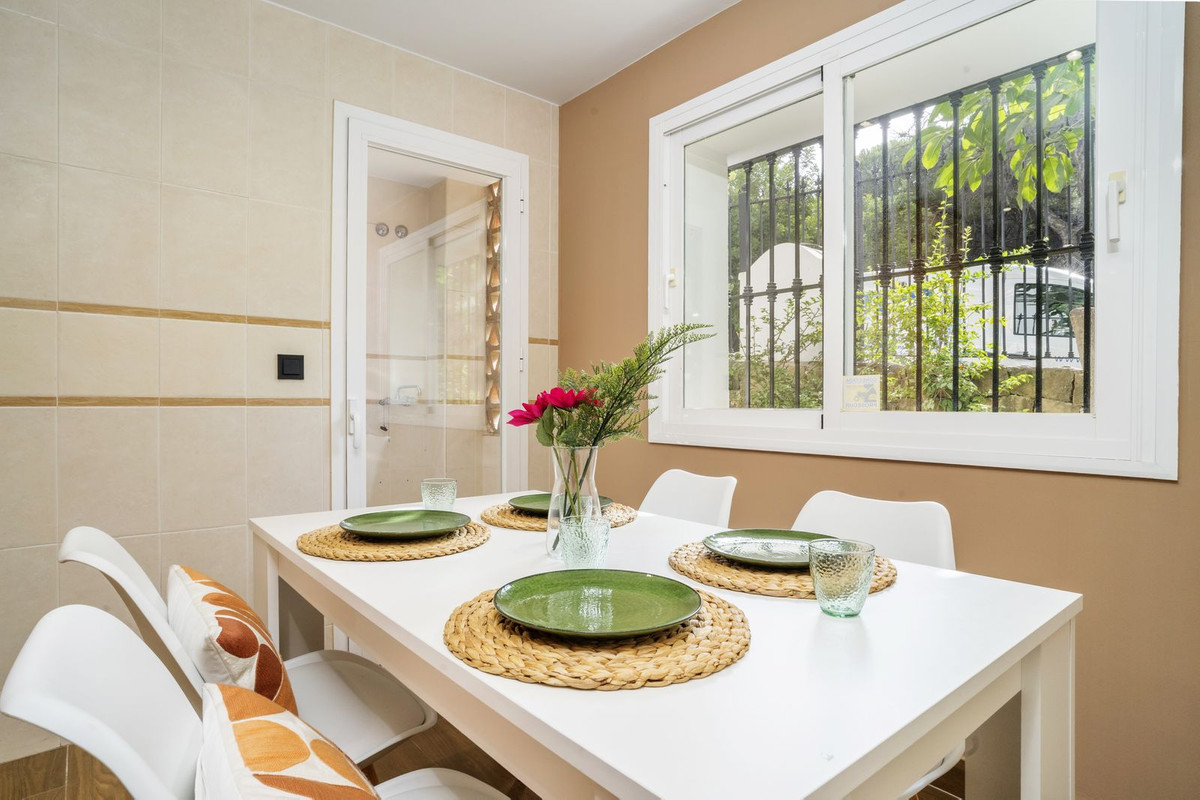 3 Bed Apartment for sale in Marbella Costa Del Sol, Málaga, Spain