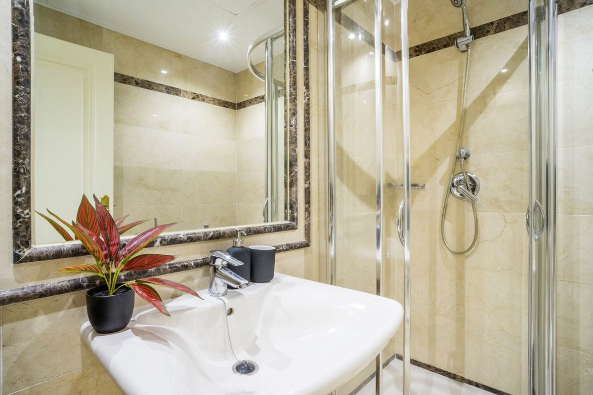 3 Bed Apartment for sale in Marbella Costa Del Sol, Málaga, Spain