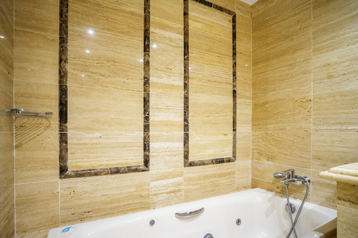 3 Bed Apartment for sale in Marbella Costa Del Sol, Málaga, Spain
