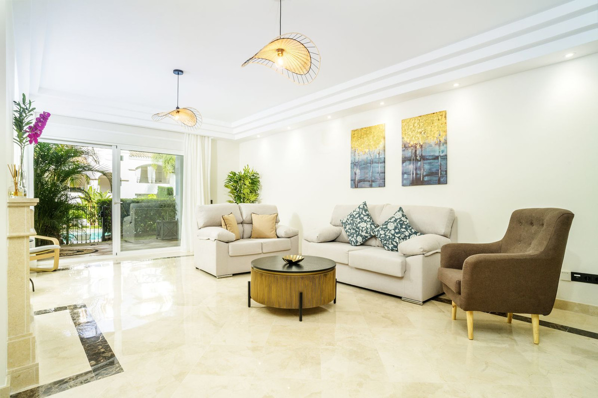 3 Bed Apartment for sale in Marbella Costa Del Sol, Málaga, Spain