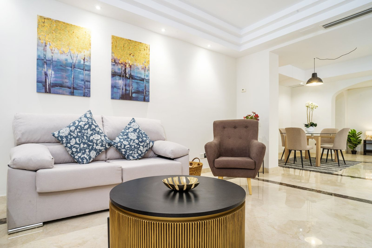3 Bed Apartment for sale in Marbella Costa Del Sol, Málaga, Spain
