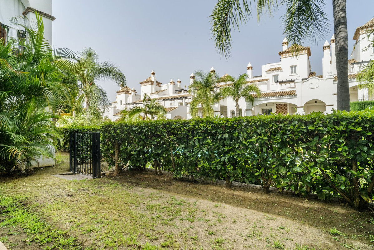 3 Bed Apartment for sale in Marbella Costa Del Sol, Málaga, Spain
