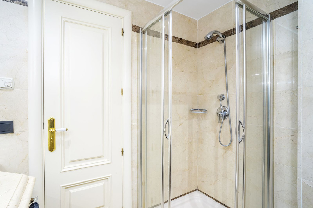 3 Bed Apartment for sale in Marbella Costa Del Sol, Málaga, Spain
