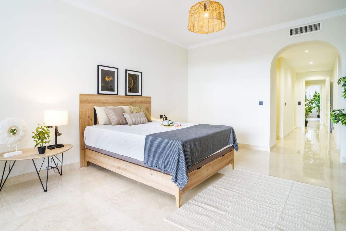 3 Bed Apartment for sale in Marbella Costa Del Sol, Málaga, Spain