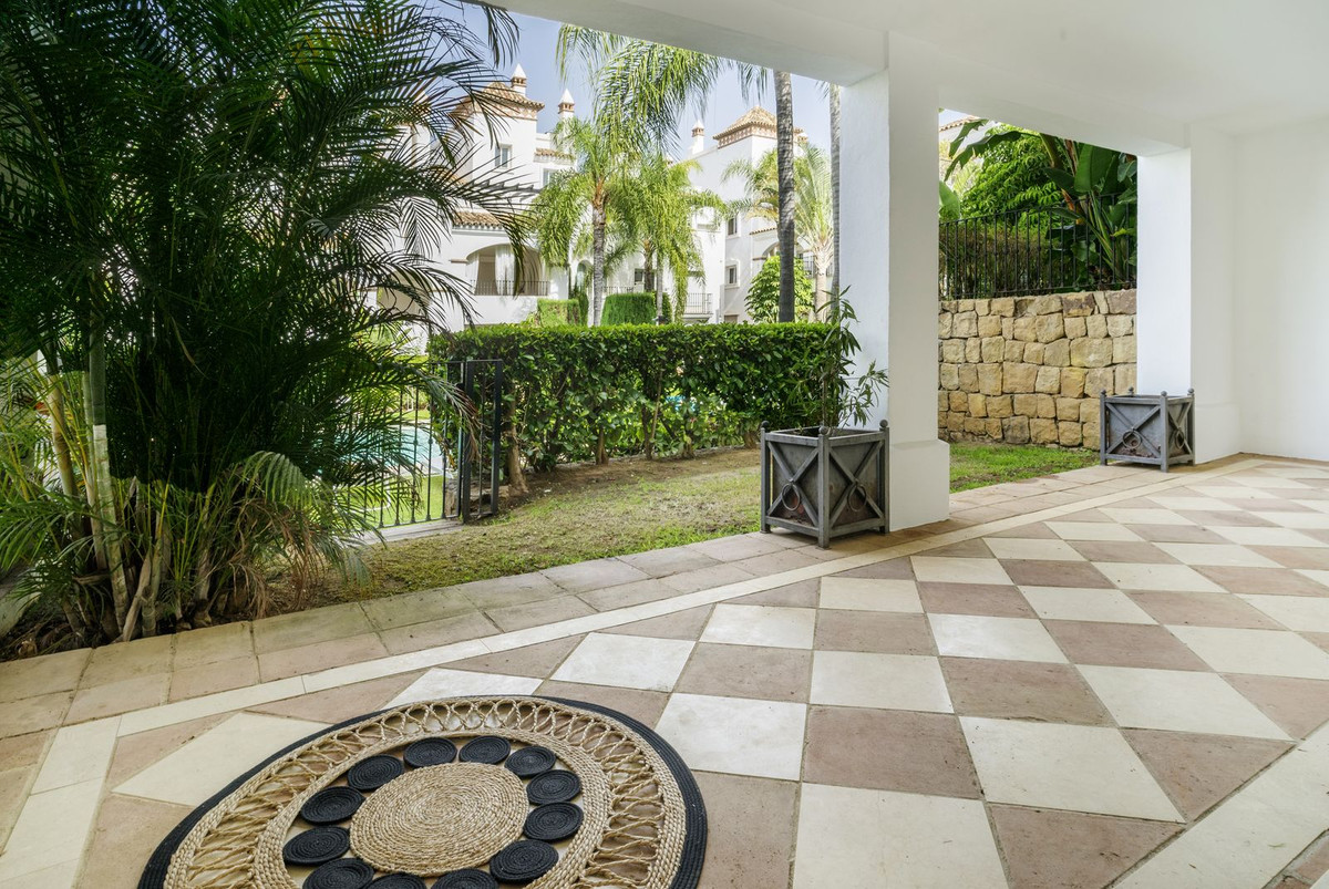 3 Bed Apartment for sale in Marbella Costa Del Sol, Málaga, Spain