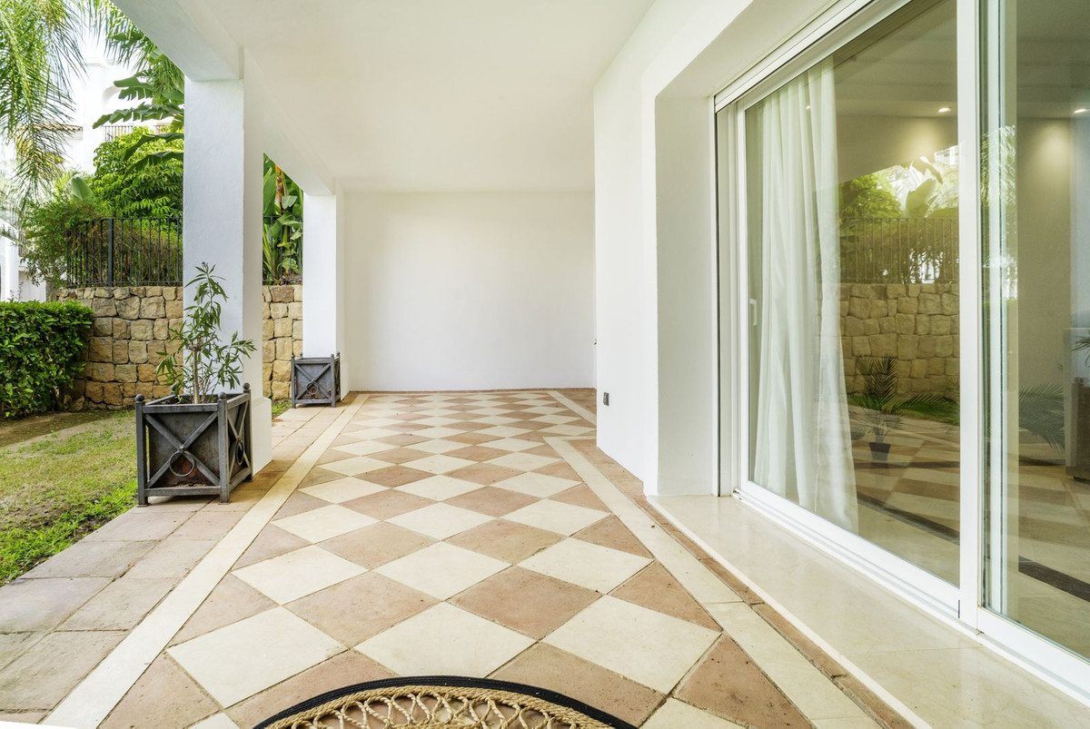3 Bed Apartment for sale in Marbella Costa Del Sol, Málaga, Spain