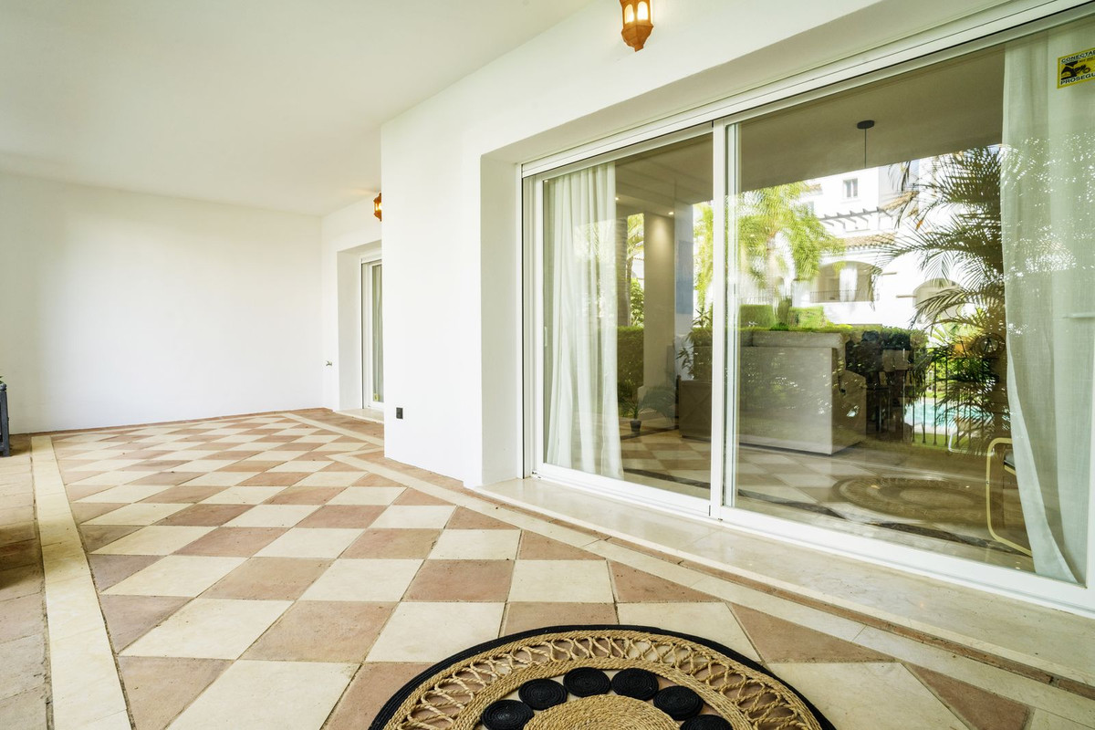 3 Bed Apartment for sale in Marbella Costa Del Sol, Málaga, Spain
