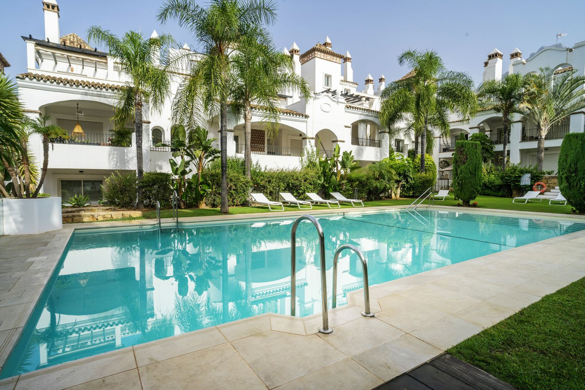 3 Bed Apartment for sale in Marbella Costa Del Sol, Málaga, Spain