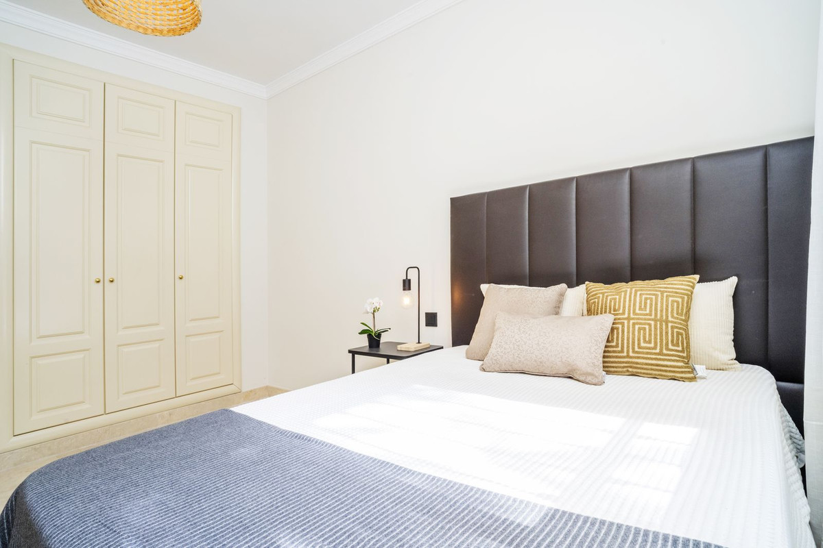 3 Bed Apartment for sale in Marbella Costa Del Sol, Málaga, Spain