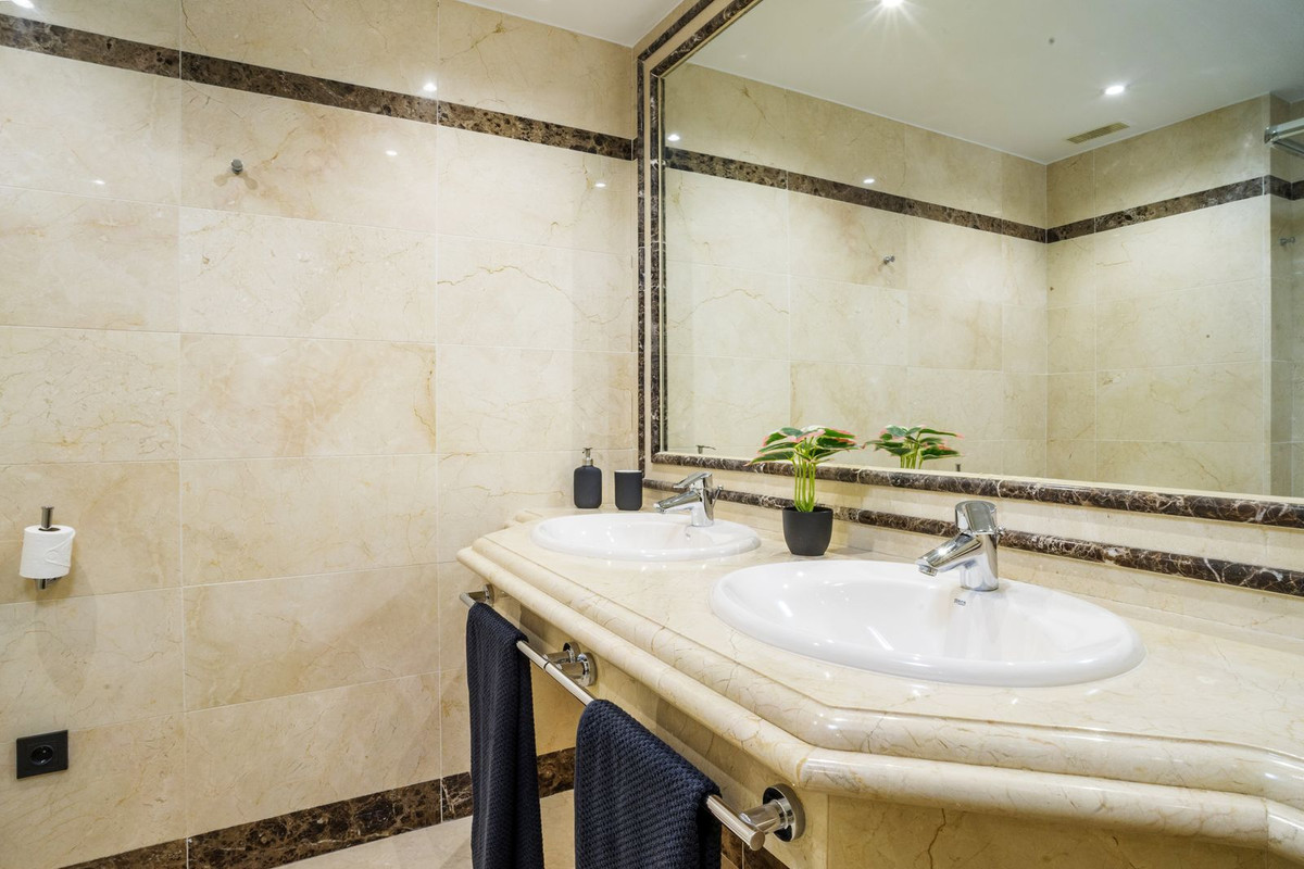 3 Bed Apartment for sale in Marbella Costa Del Sol, Málaga, Spain