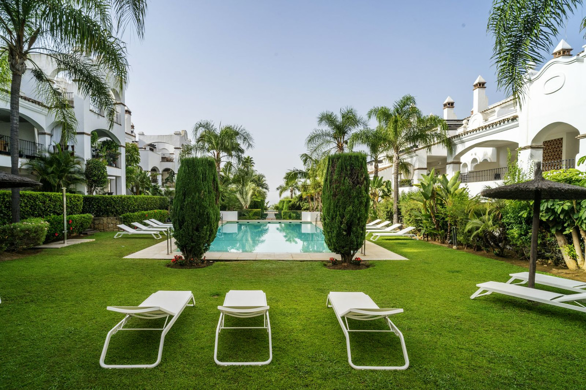 3 Bed Apartment for sale in Marbella Costa Del Sol, Málaga, Spain