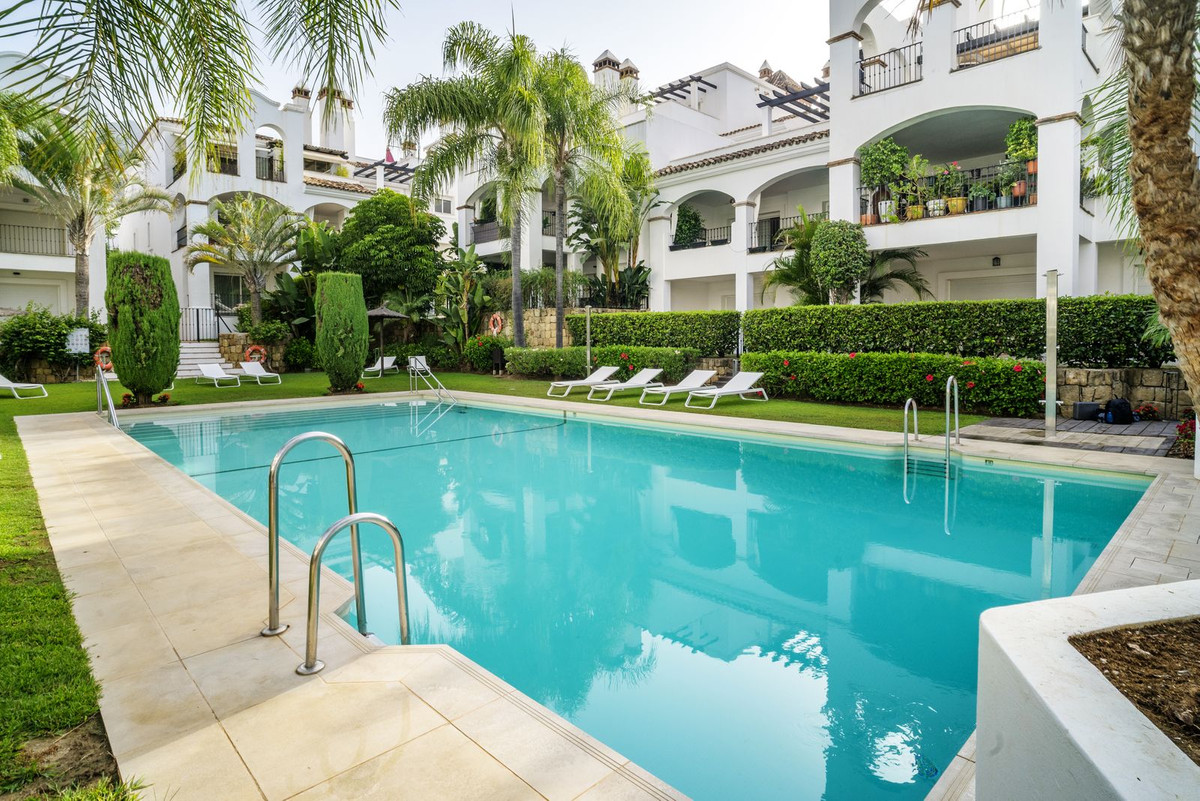 3 Bed Apartment for sale in Marbella Costa Del Sol, Málaga, Spain