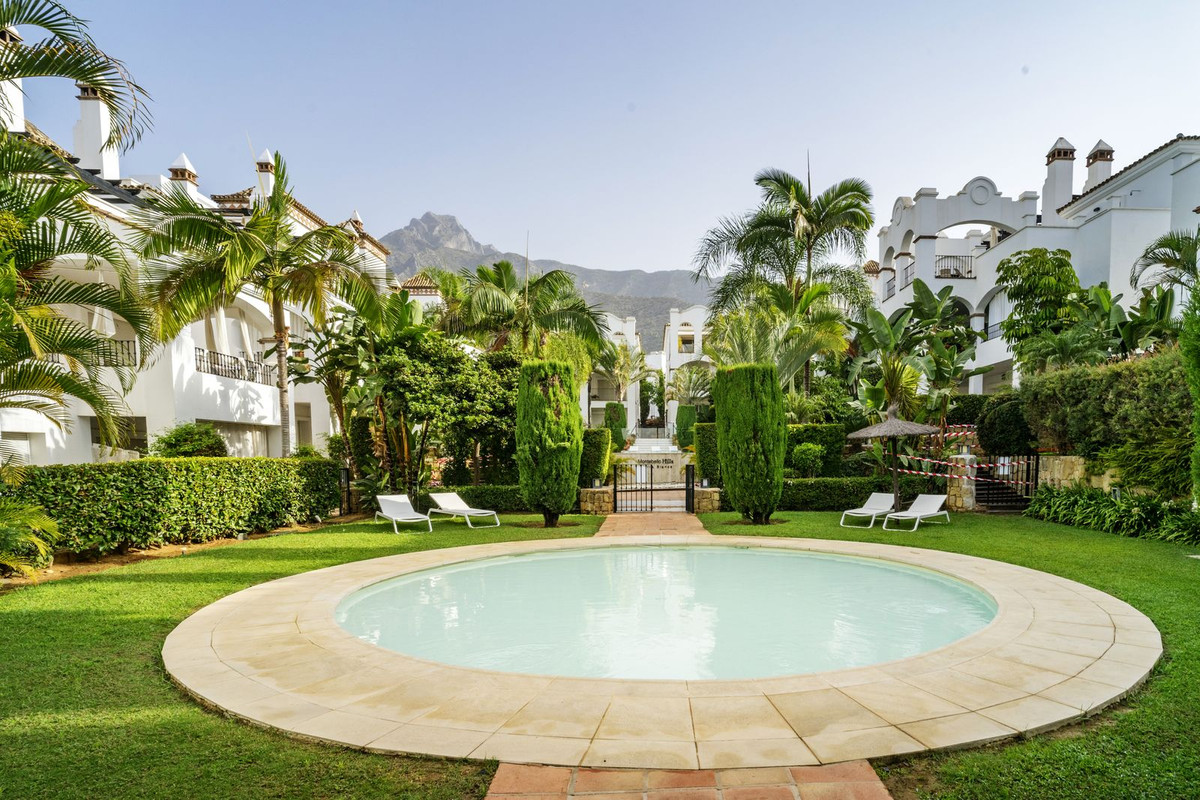 3 Bed Apartment for sale in Marbella Costa Del Sol, Málaga, Spain