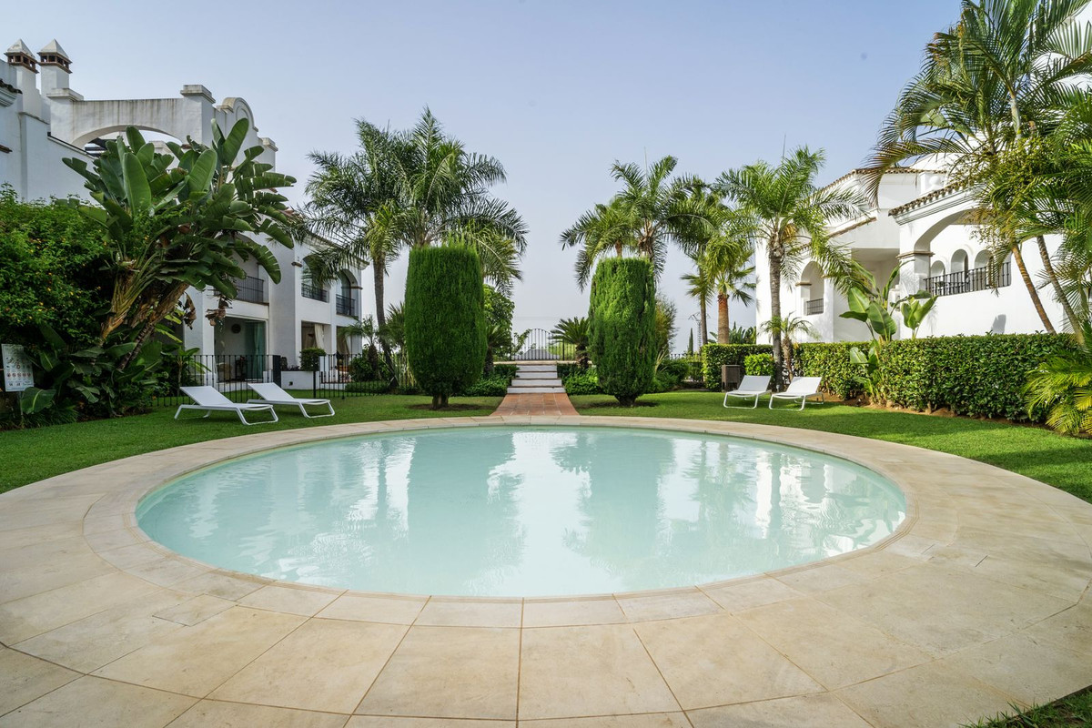3 Bed Apartment for sale in Marbella Costa Del Sol, Málaga, Spain