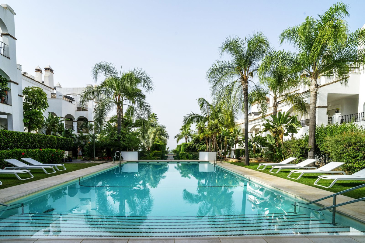 3 Bed Apartment for sale in Marbella Costa Del Sol, Málaga, Spain