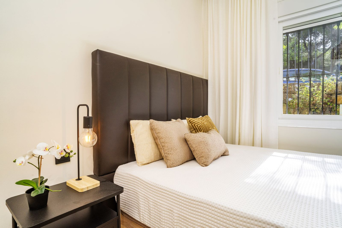 3 Bed Apartment for sale in Marbella Costa Del Sol, Málaga, Spain