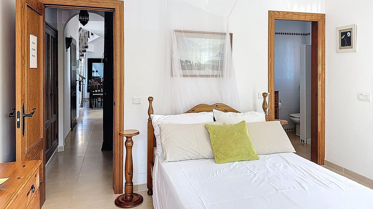 3 Bed Townhouse for sale in Arenas Costa Del Sol East, Málaga, Spain