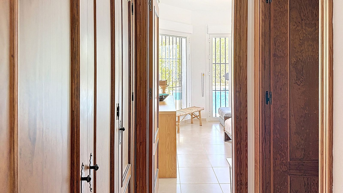 3 Bed Townhouse for sale in Arenas Costa Del Sol East, Málaga, Spain