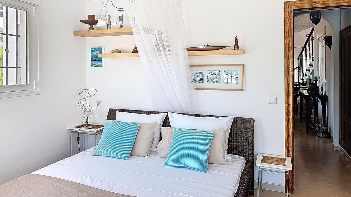 3 Bed Townhouse for sale in Arenas Costa Del Sol East, Málaga, Spain