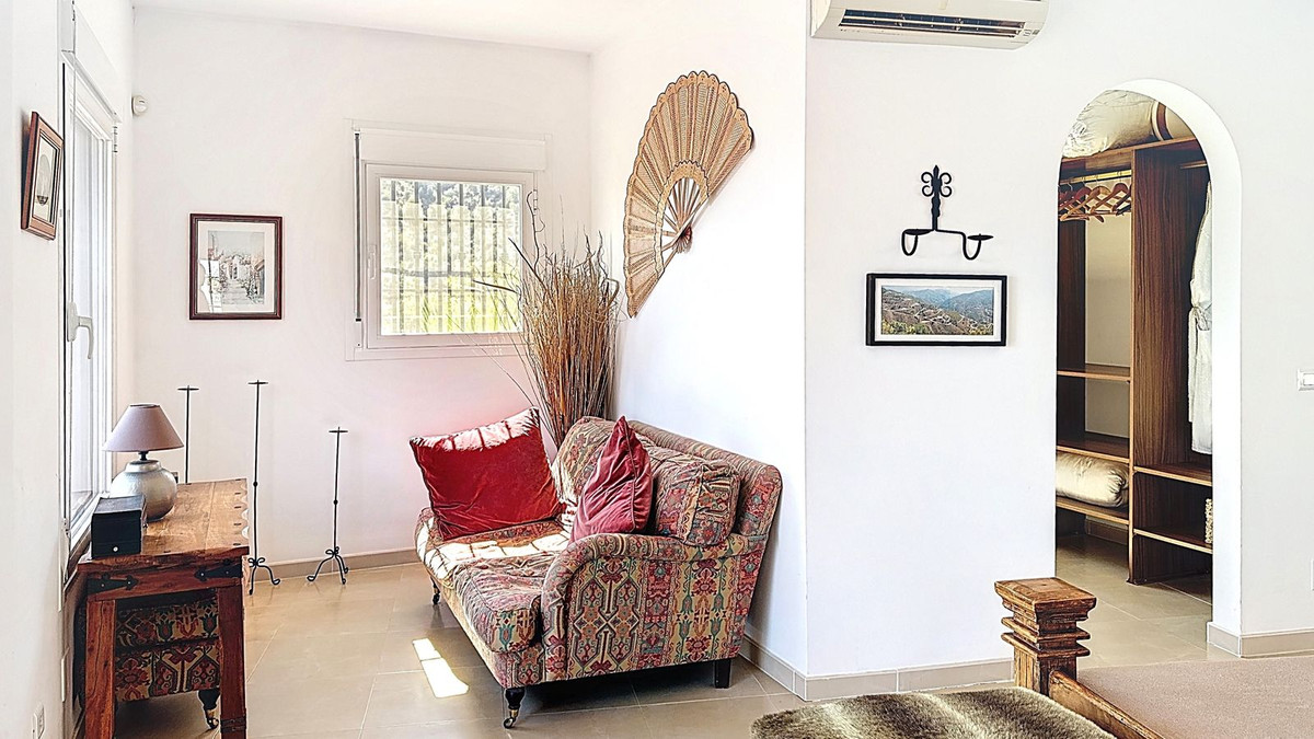 3 Bed Townhouse for sale in Arenas Costa Del Sol East, Málaga, Spain