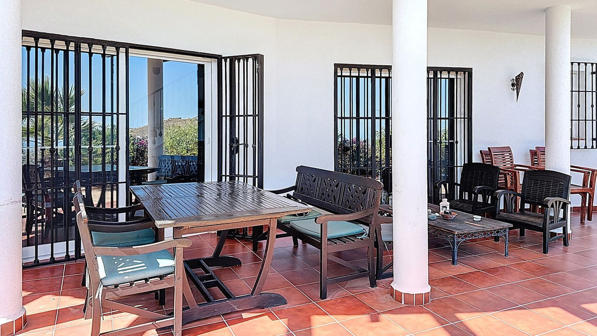 3 Bed Townhouse for sale in Arenas Costa Del Sol East, Málaga, Spain