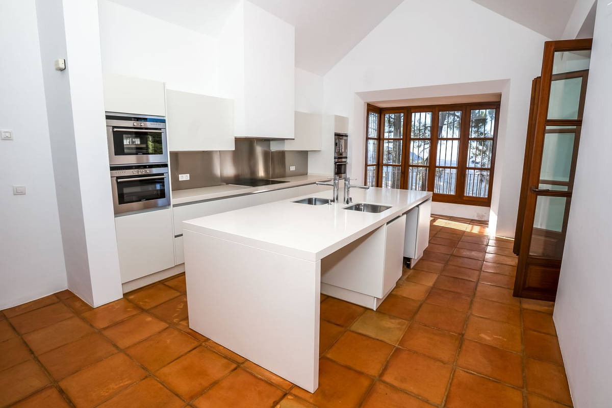 Se vende Villa - Chalet de 4 dormitorios en Costa Del Sol, Málaga, España