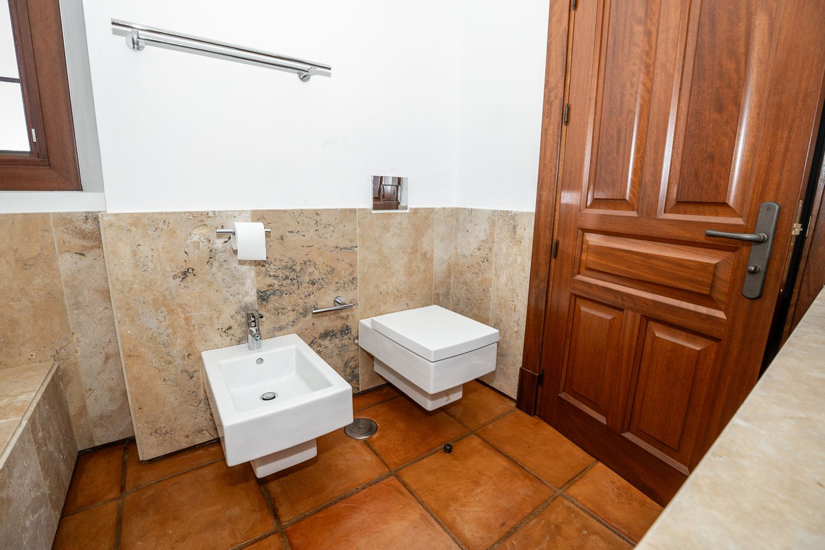 Se vende Villa - Chalet de 4 dormitorios en Costa Del Sol, Málaga, España