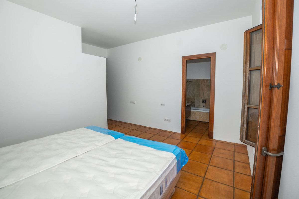Se vende Villa - Chalet de 4 dormitorios en Costa Del Sol, Málaga, España