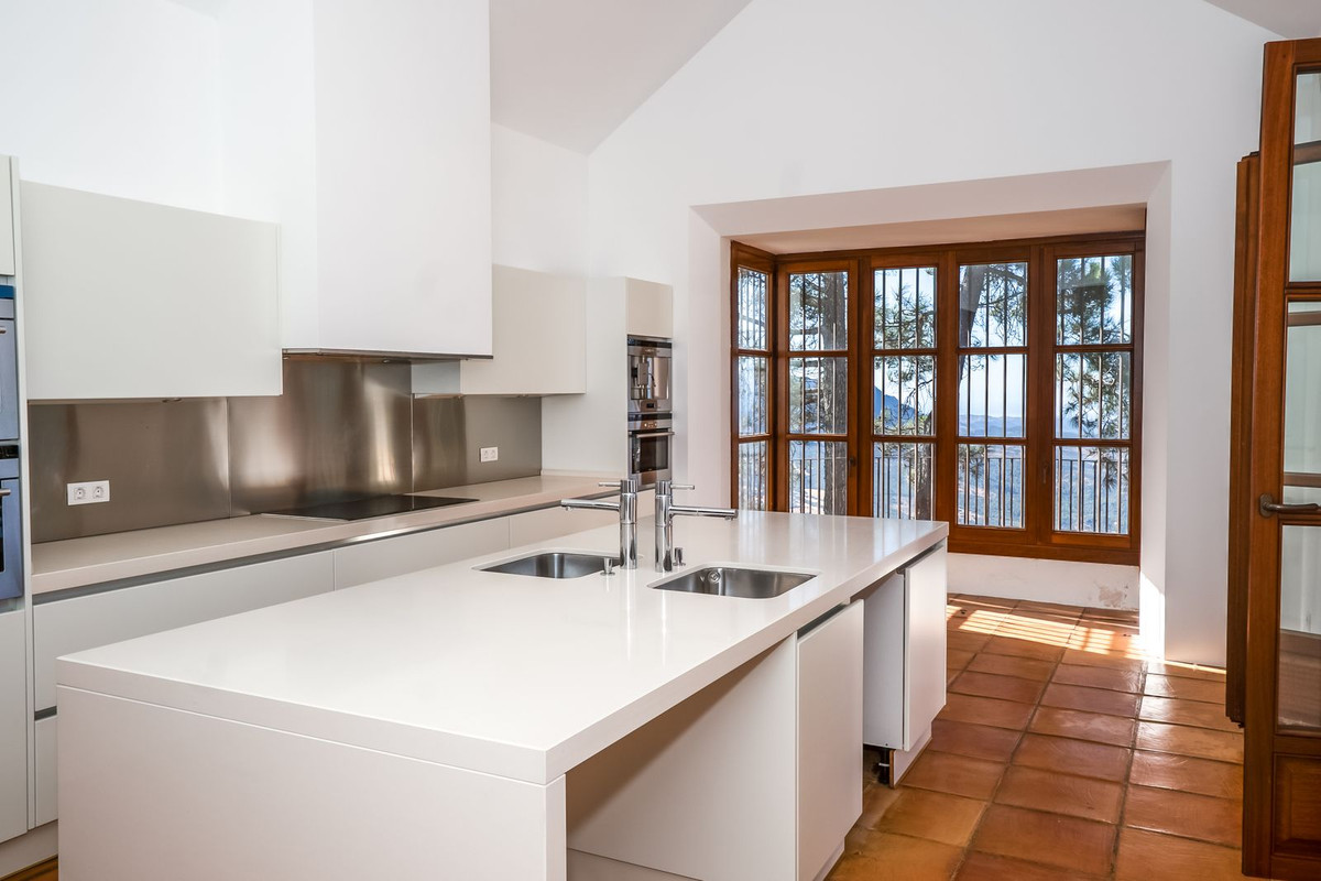 Se vende Villa - Chalet de 4 dormitorios en Costa Del Sol, Málaga, España