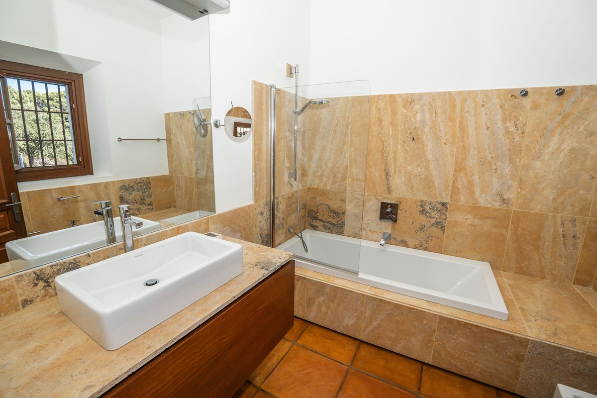 Se vende Villa - Chalet de 4 dormitorios en Costa Del Sol, Málaga, España