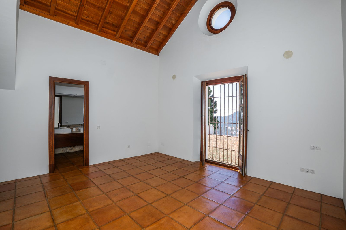 Se vende Villa - Chalet de 4 dormitorios en Costa Del Sol, Málaga, España