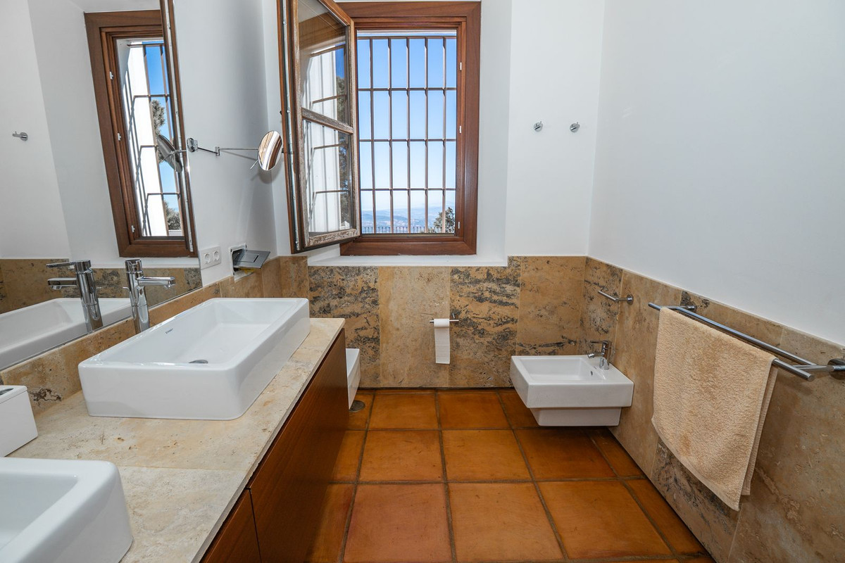 Se vende Villa - Chalet de 4 dormitorios en Costa Del Sol, Málaga, España