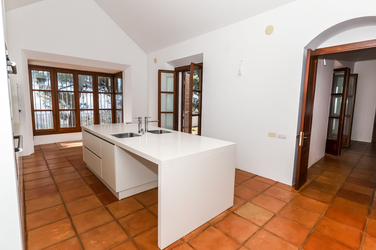 Se vende Villa - Chalet de 4 dormitorios en Costa Del Sol, Málaga, España