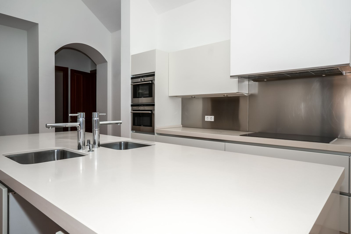 Se vende Villa - Chalet de 4 dormitorios en Costa Del Sol, Málaga, España