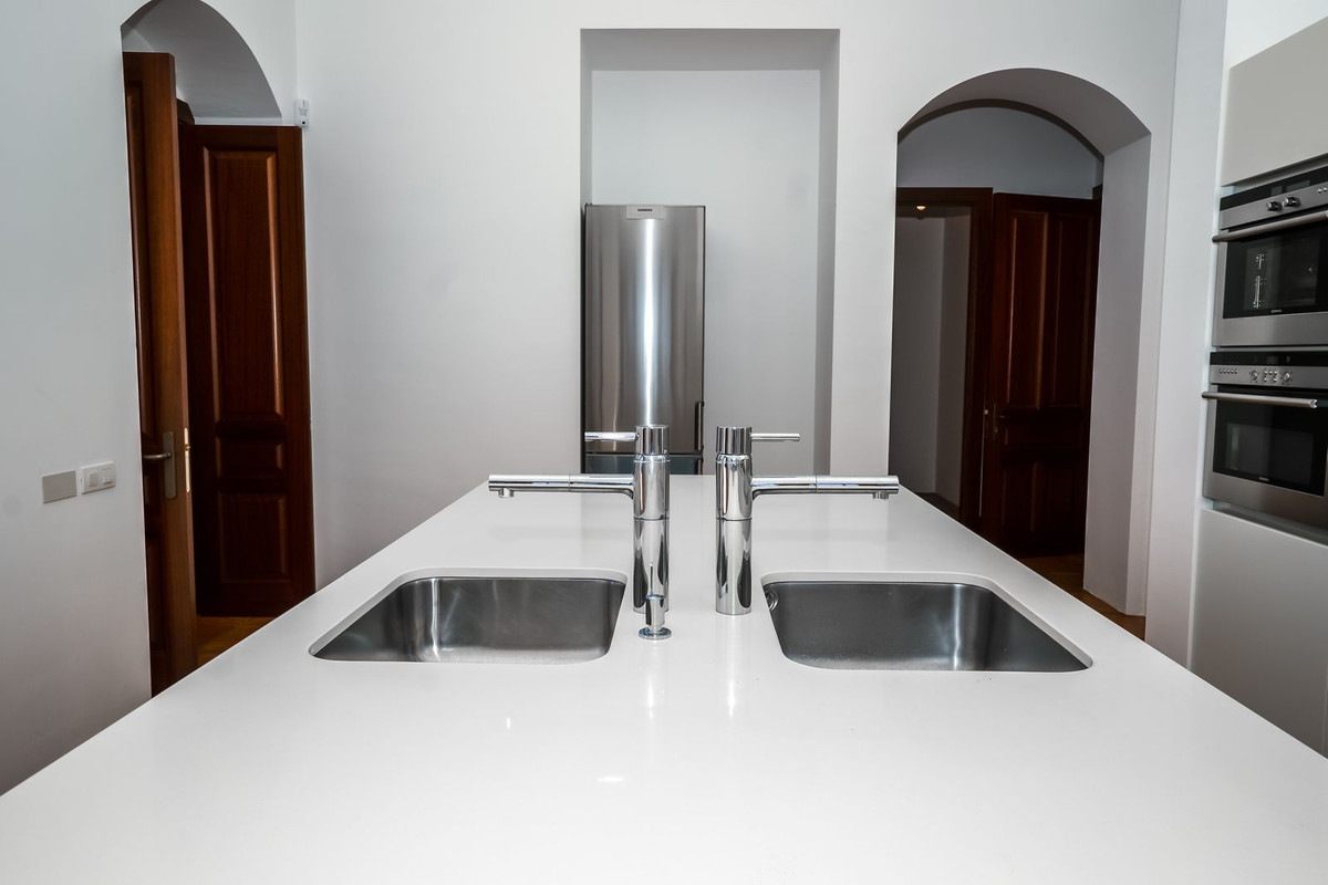 Se vende Villa - Chalet de 4 dormitorios en Costa Del Sol, Málaga, España